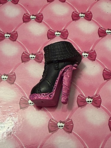 Monster high doll - monster,