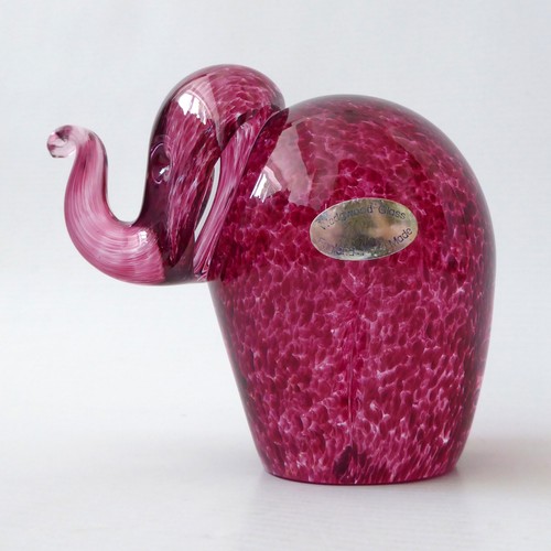 Wedgwood speckled pink art
