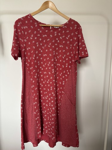 Fat face red daisy floral - fat,