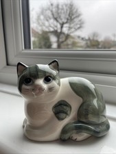 Vintage sitting loaf - vintage, cat