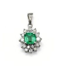 Emerald Pendant Head Platinum