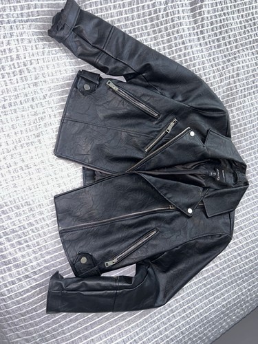 Black river island faux - black,