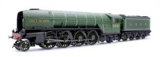 HORNBY 'OO' GAUGE LNER GREEN 2-8-2 CLASS P2 STEAM LOCO *DCC SOUND/WEATHERED