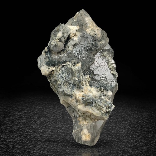 Quartz with black rutile - quartz,