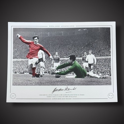 Gordon banks hand - hand, photo