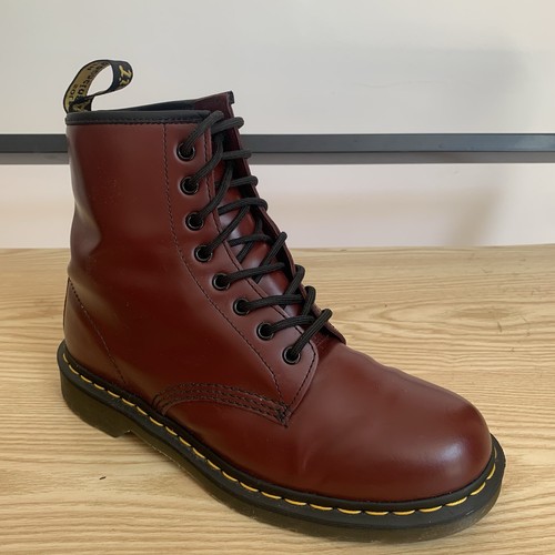One single right boot - single, dr