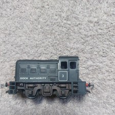 Tri-ang R253 OO Gauge Dock
