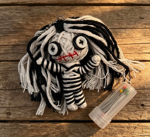 Cheeky voodoo doll - voodoo, keychain