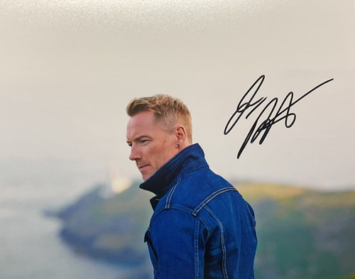 Ronan keating genuine signed - ronan,