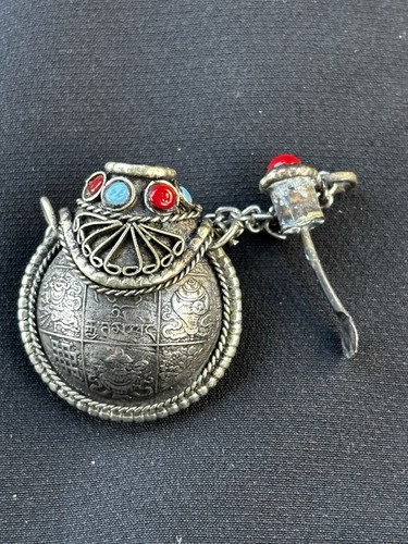 Carved chinese metal snuff - metal,