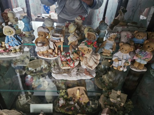 Teddy bear figurine - teddy,
