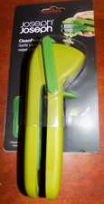 JOSEPH JOSEPH   CLEAN FORCE GARLIC PRESS WITH WIPER BLADE    (20179)  NEW