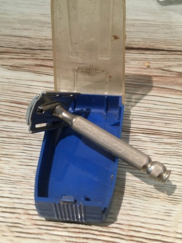 Gillette vintage metal ball - vintage,