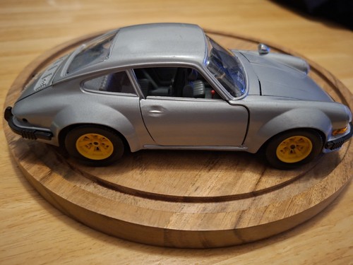 Burago porsche 911 4 coupe - burago,