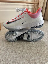Nike Domain 3 Cricket Spikes