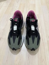 New Balance 327 'Black Pink