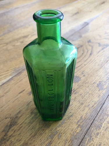 Vintage medium sized - vintage, green
