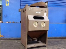 INDUSTRIAL CLEANING MACHINES