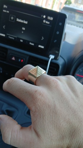 Pyramid ring 9ct gold - ring, 17.91g