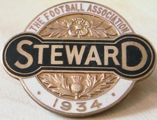 THE FOOTBALL ASSOCIATION 1934 STEWARD Badge Maker DENTON&DOWN LONDON 39mm x 31mm