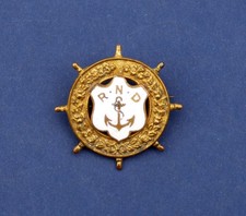 WW1 RND (Royal Naval Division) gilt brass and enamel sweetheart Brooch.