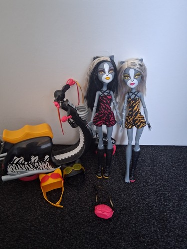 Monster high dolls - monster, mewolody