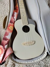 aNueNue UC10 Almond Milk