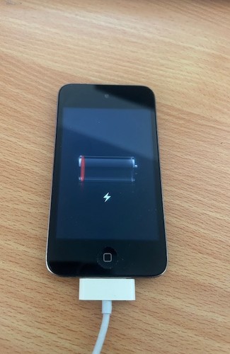 Faulty apple ipod - faulty,