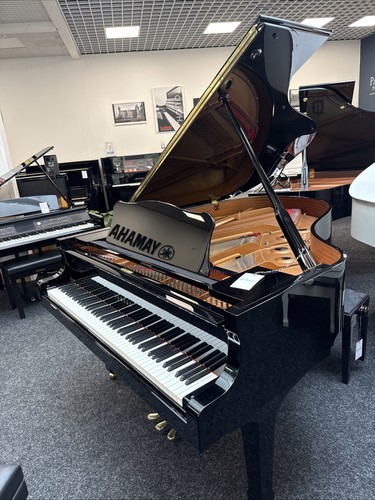Yamaha grand piano - c3,