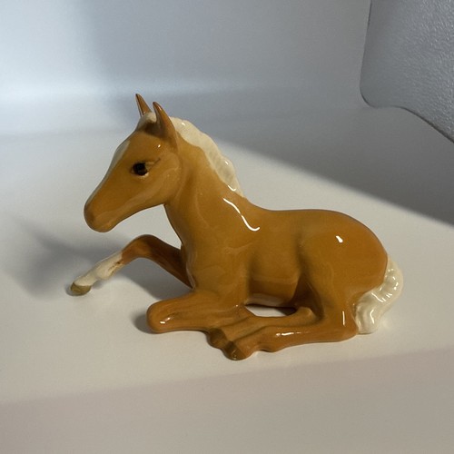 Beswick palomino lying - , down