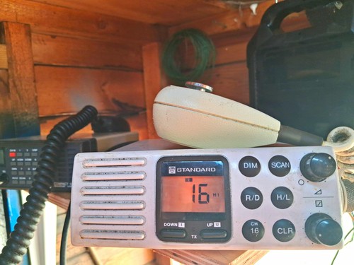 Standard marine vhf radio - standard, with