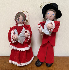 Vintage 1970s Christmas Carol Singers - Paper Mache - Flocked - Folk Art