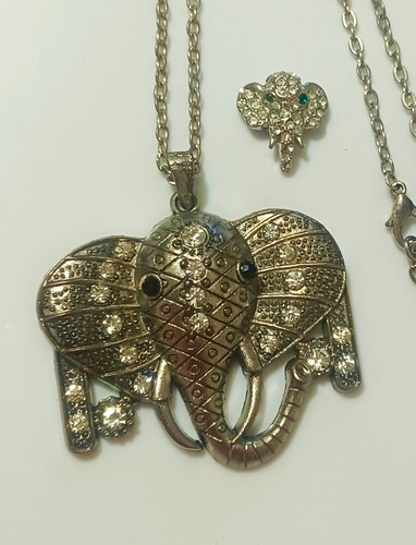Silver tone elephant - tone, clear