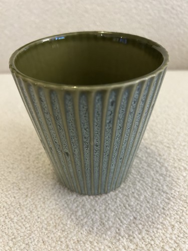 Ivyline ceramic green ribbed - green,