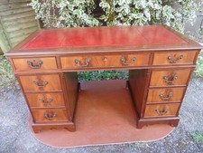 ANTIQUE STYLE LEATHER TOP MAHOGANY  TWIN PEDESTAL KNEE HOLE WRITING DESK + KEY