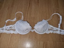 BNWOT Gorgeous White LA SENZA Push-up Insert Padded Underwired Bra Size 30C