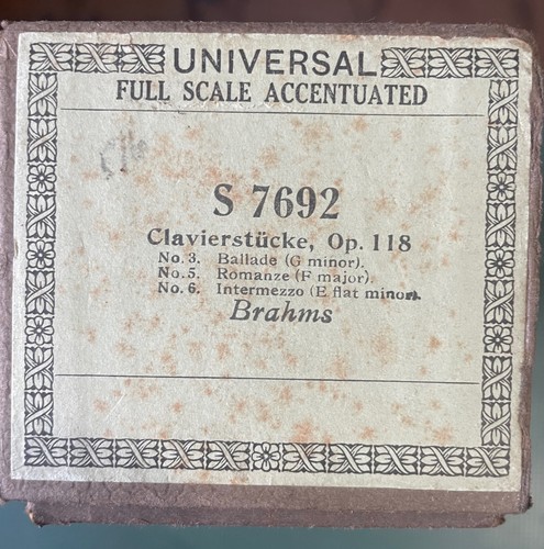 Universal full scale - universal,