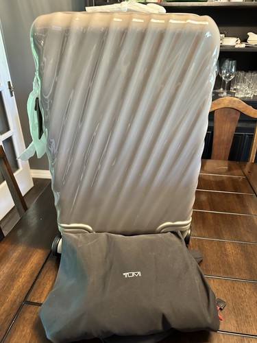 Nwt tumi degree - nwt, 19