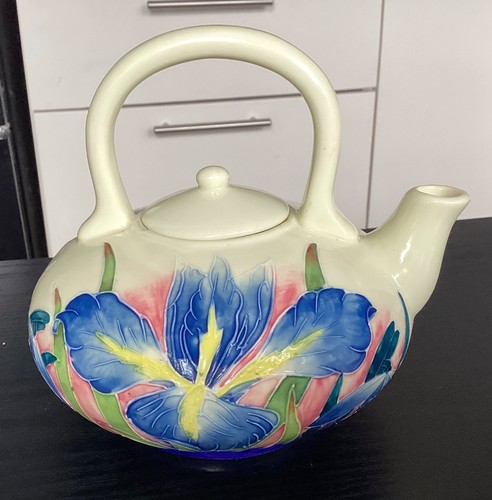 Old tupton iris pattern - ,