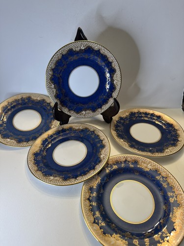 Vtg set crown - set,