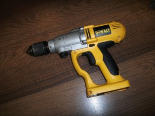 Dewalt dw006 drill - dewalt, 24v