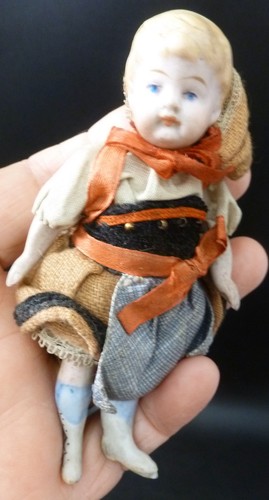 Tiny antique doll - 3, 1/2"