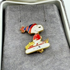 Vintage Snoopy Enamel Skiing Pin Badge Brooch Ski Resort Peanuts Charlie Brown
