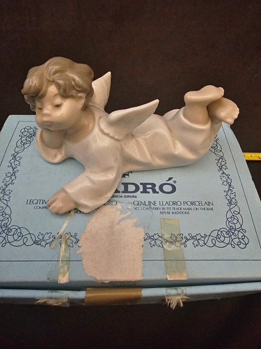Lladro porcelain reclining - lladro,