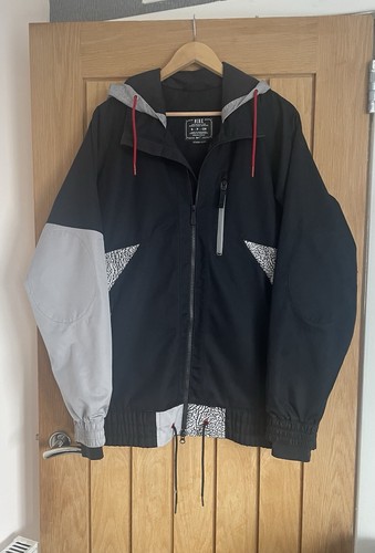 Rare mens nike snowboarding - rare,