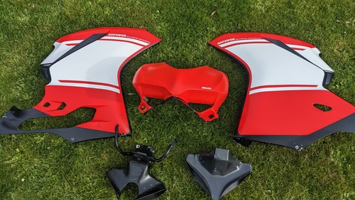 Ducati panigale carbon track - ducati,