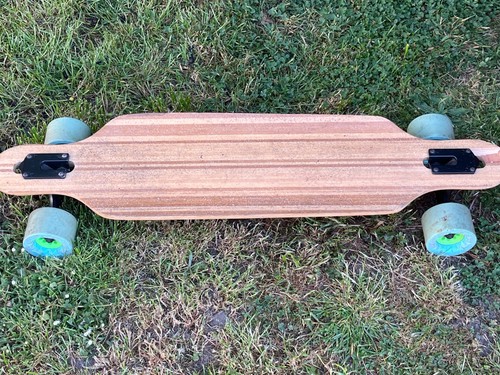 Two bare feet longboard - two,