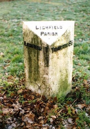 Photo 6x4 old milepost - old,
