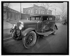 Photo:Damaged Vintage Car