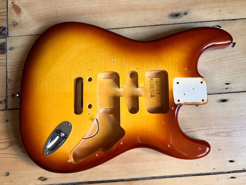 Squier stratocaster fender - squier,